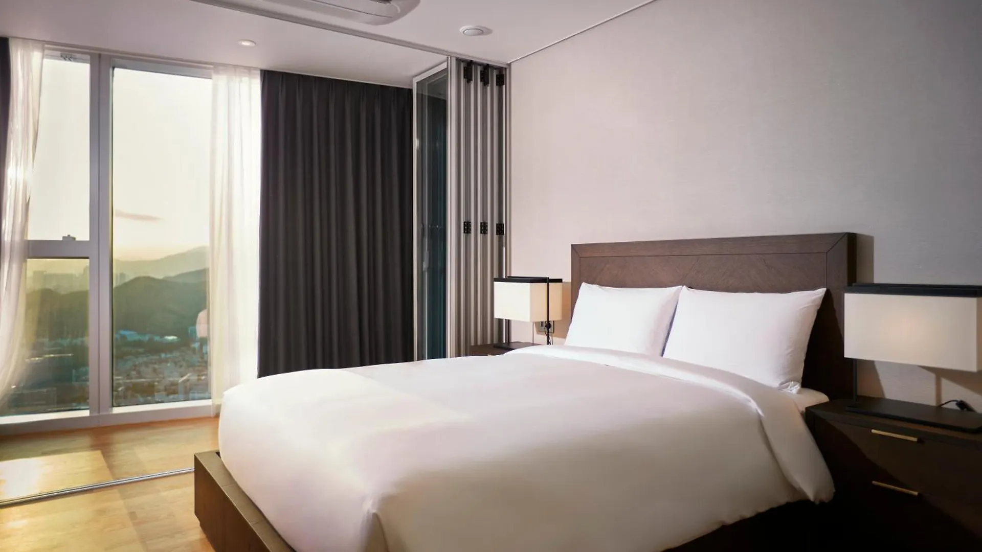 New Cz Lct Residence Busan