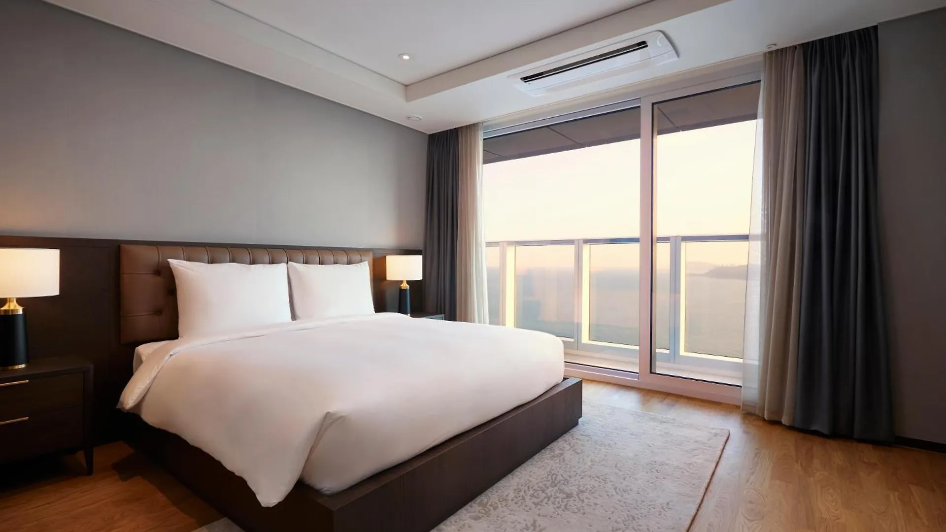 New Cz Lct Residence Busan South Korea