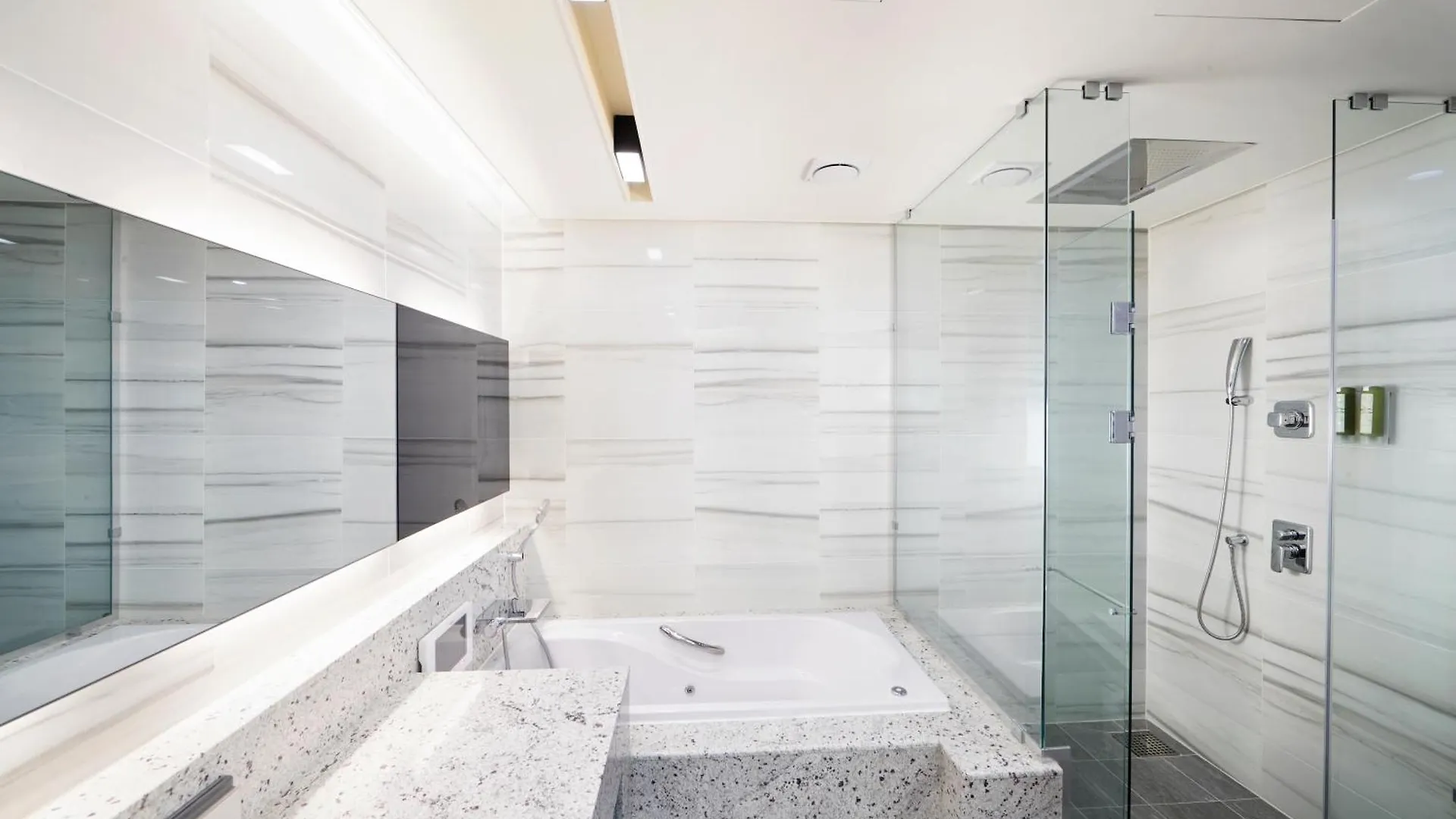 New Cz Lct Residence Busan South Korea
