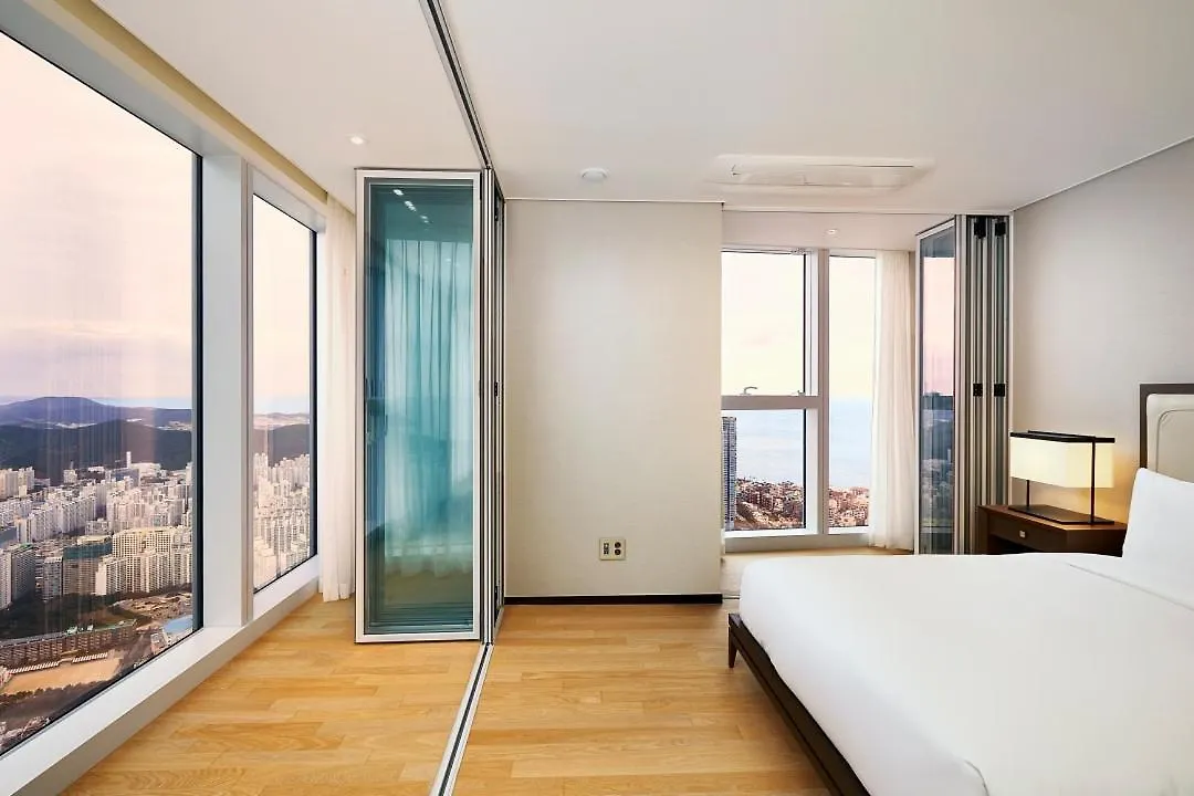 New Cz Lct Residence Busan 0*,