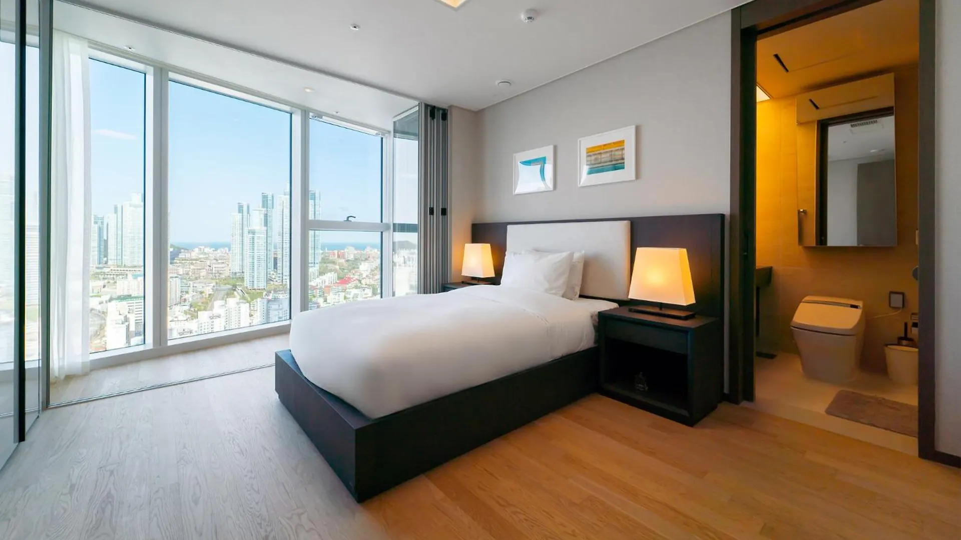 New Cz Lct Residence Busan 0*,