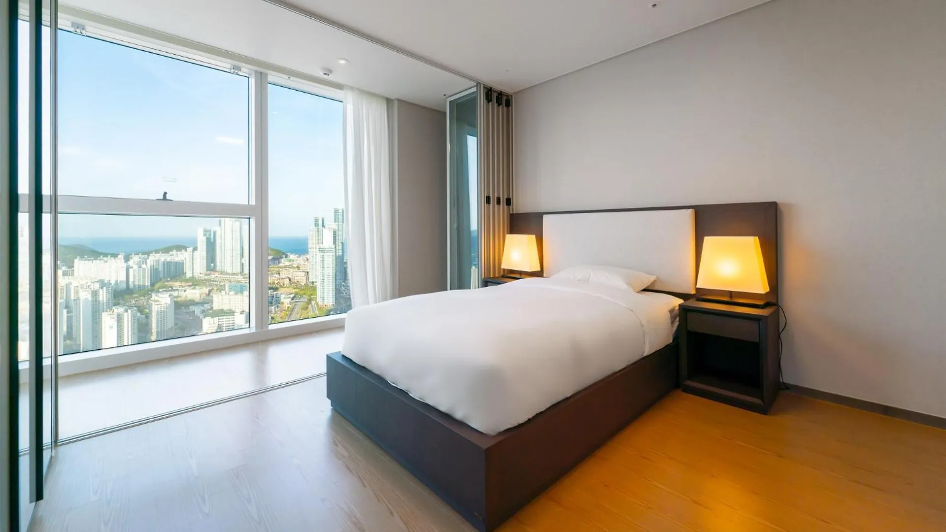 New Cz Lct Residence Busan South Korea