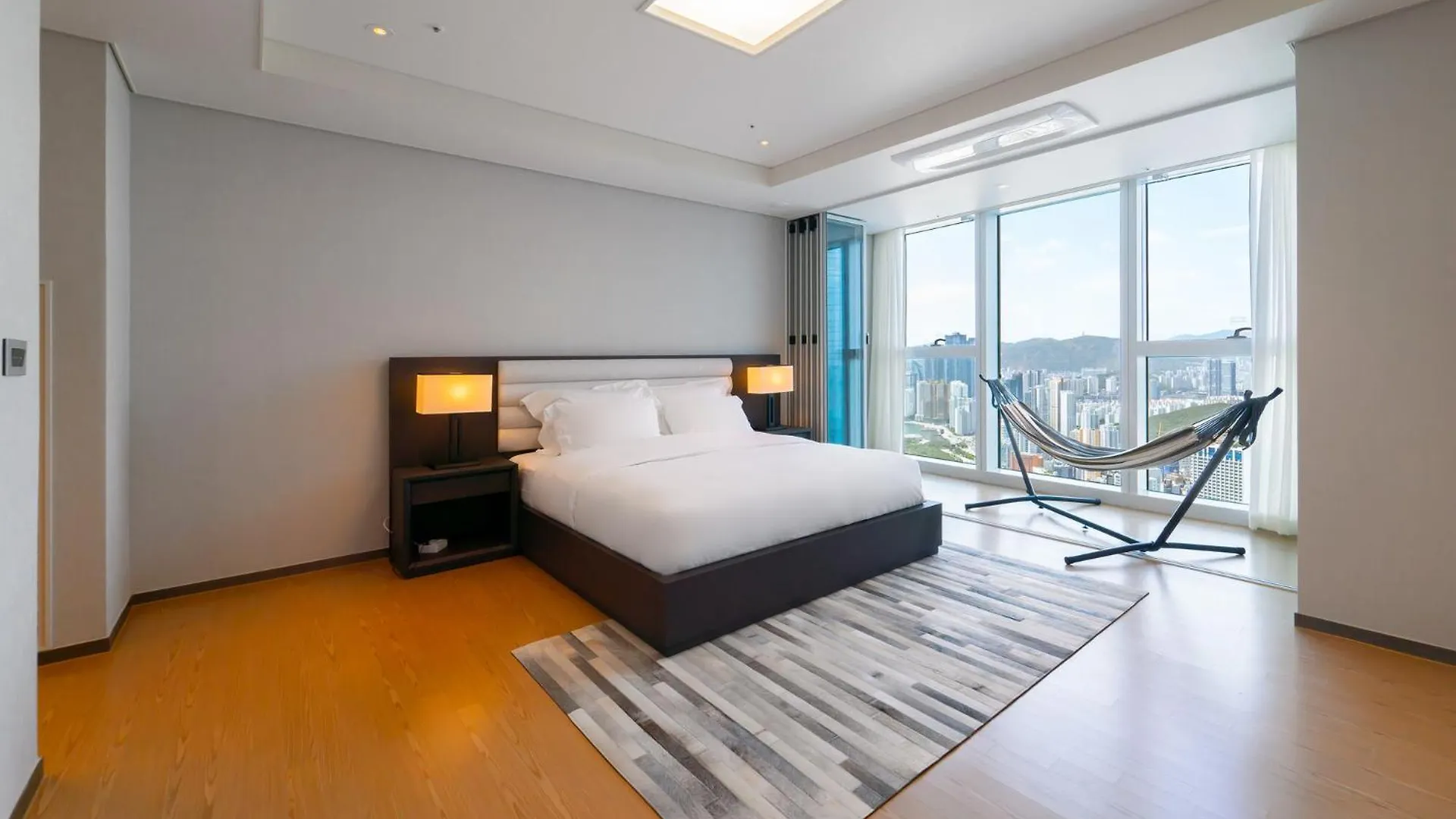 New Cz Lct Residence Busan Hotel