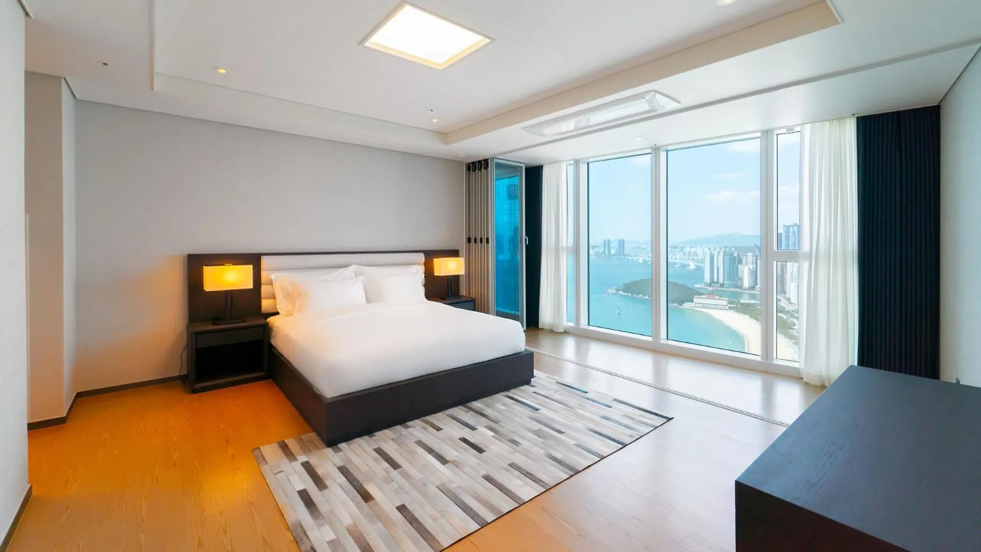 New Cz Lct Residence Busan