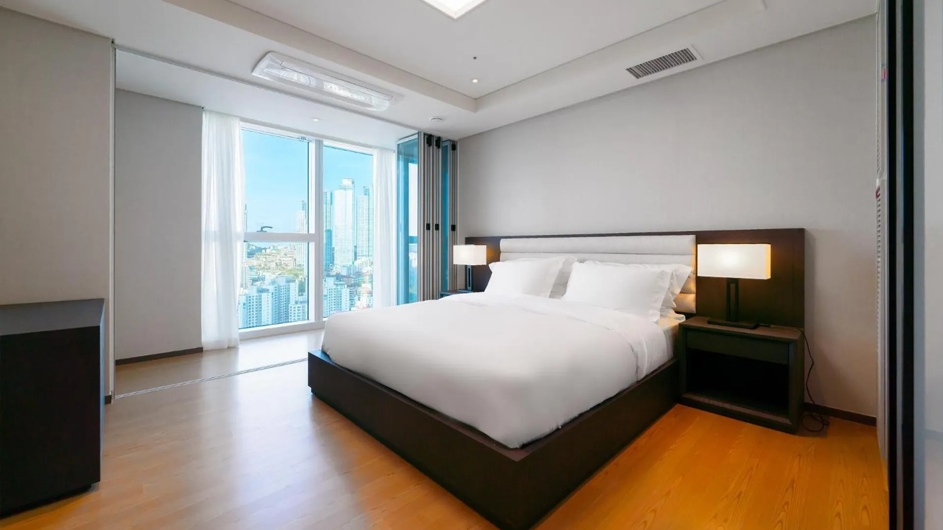 New Cz Lct Residence Busan Hotel