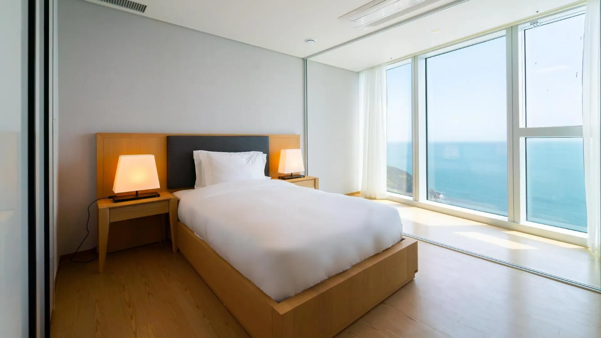 New Cz Lct Residence Busan Hotel