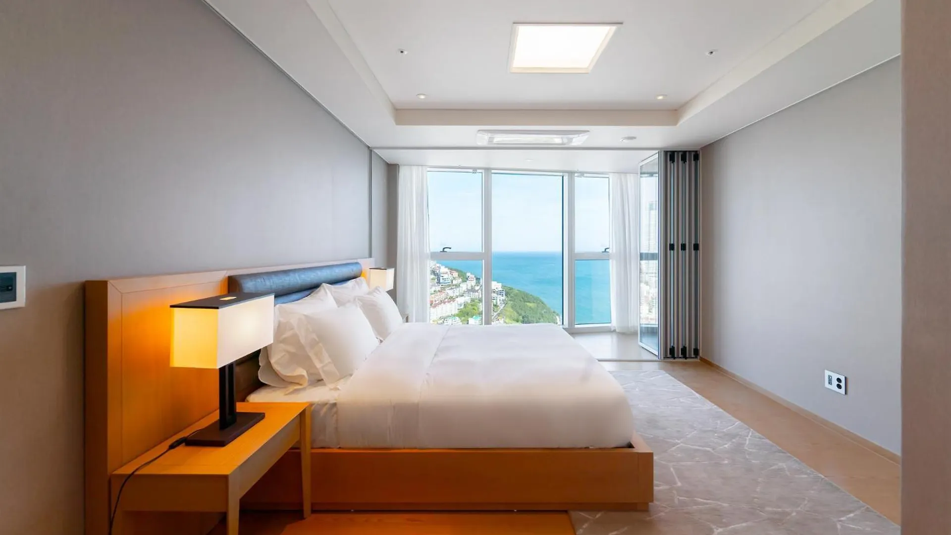 New Cz Lct Residence Busan