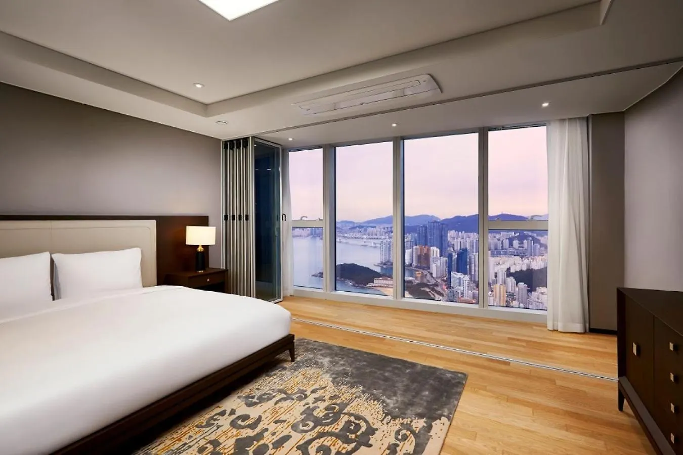 New Cz Lct Residence Pusan